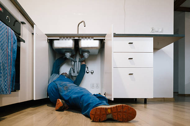 Professional Leak Detection technician working in Edison, CA